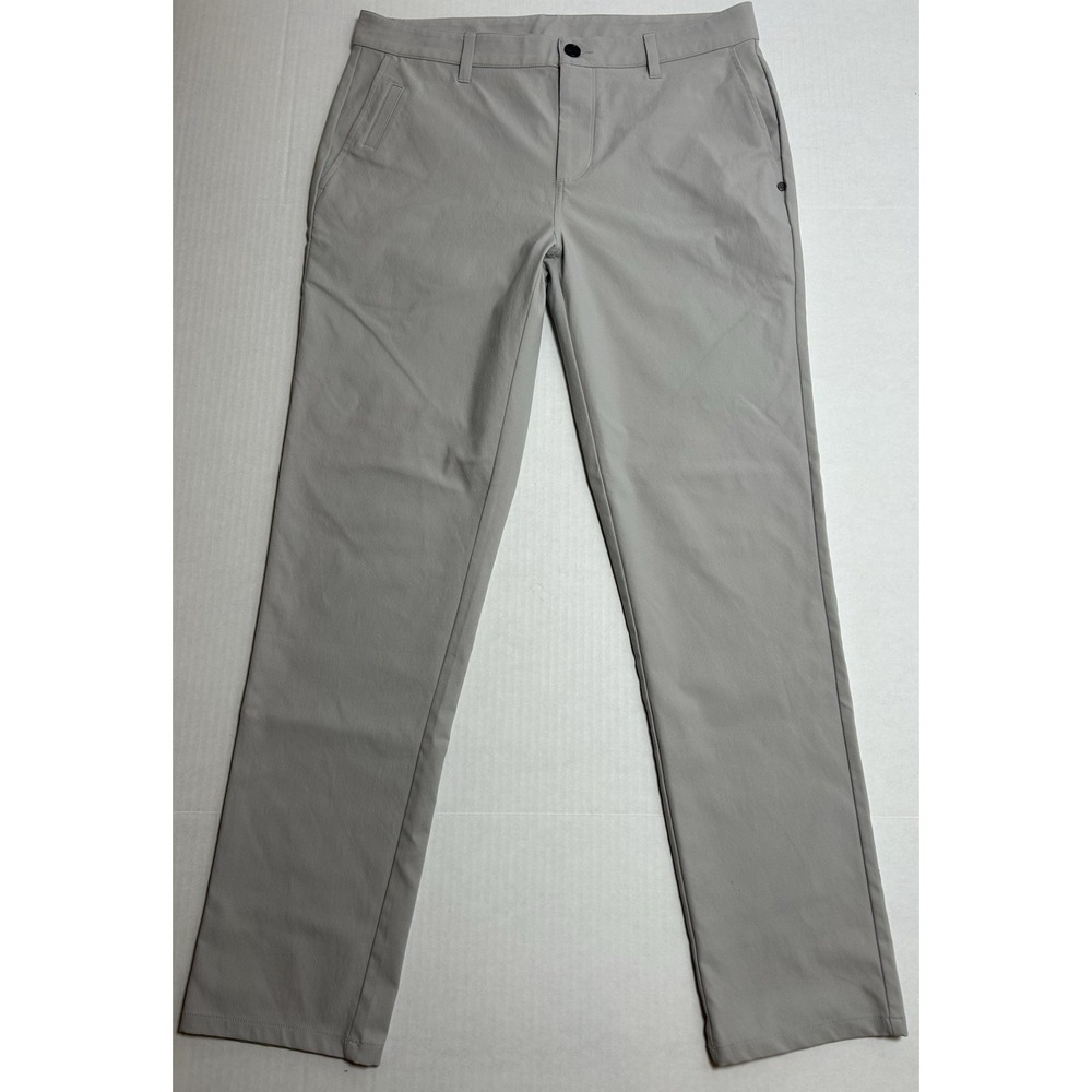 Vuori Cascade Pants Men 32x30 Grey Tapered Technical Performance V427 Casual EUC
